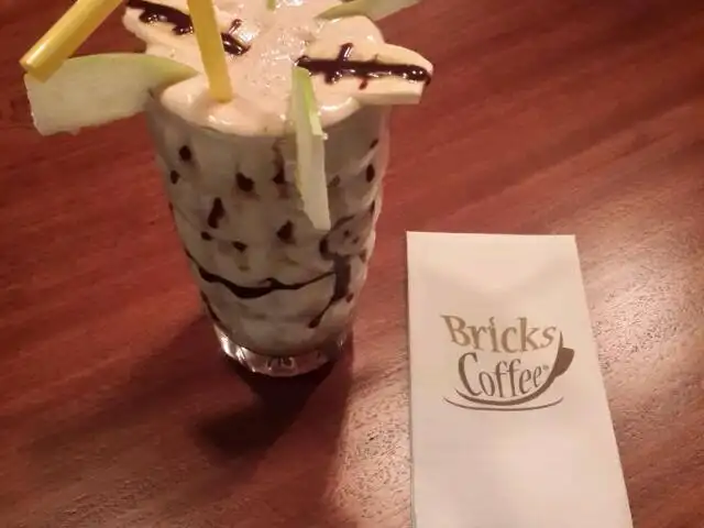 Bricks Coffee'nin yemek ve ambiyans fotoğrafları 36