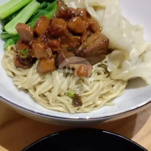 Gambar Makanan Lyto Mie, Taman Tampak Siring 3 10