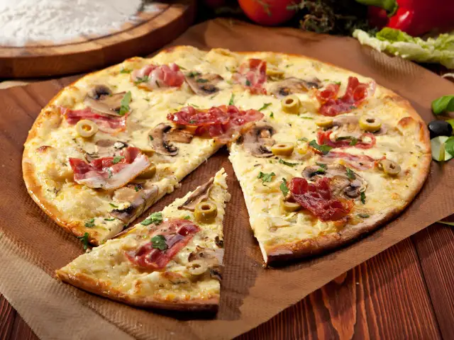 1. Balos Pizza'nin yemek ve ambiyans fotoğrafları 1