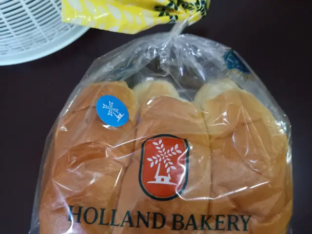 Gambar Makanan Holland Bakery 13