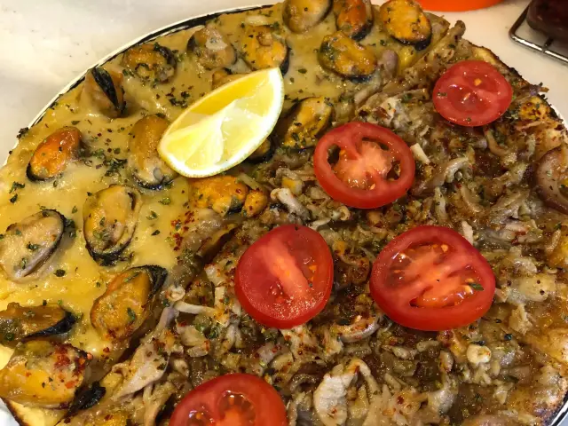 Lord Of Mussels Style Pizza'nin yemek ve ambiyans fotoğrafları 3