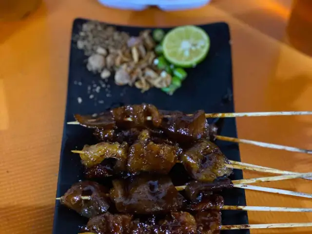 Gambar Makanan Iga Bakar & Sate Babi Asoei 4