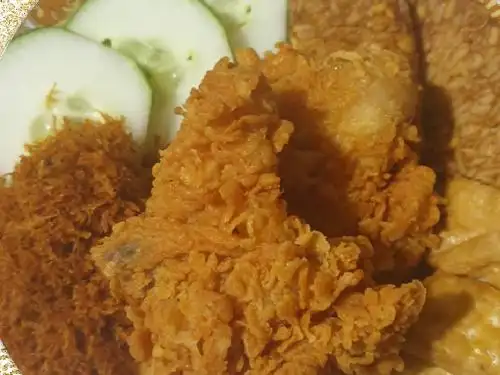 Ayam Geprek Serundeng, Ranotana