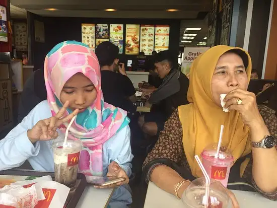 Gambar Makanan McDonalds Adisucipto 14