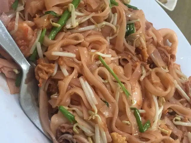 Som's Authentic Thai Cuisine - Little Bangkok Food Photo 7