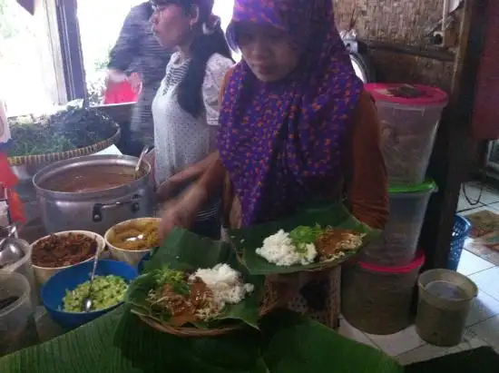 Gambar Makanan Pecel Pincuk Kalibata 7