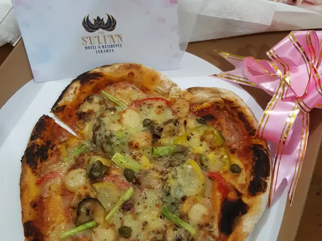 Gambar Makanan Sultan Pizzeria - The Sultan Hotel Jakarta 2