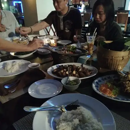 Gambar Makanan Island Seafood Terrace - Blue Sky Hotel 6