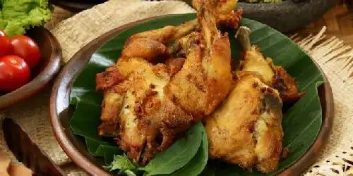 Ayam Lalapan Dapoer Mertua, Kuta