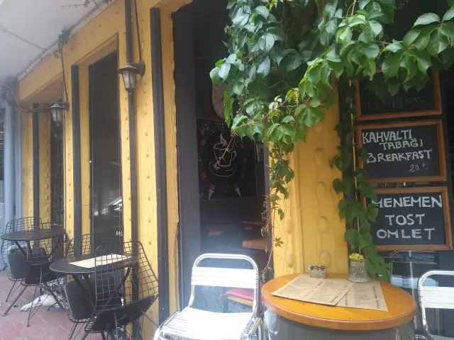 Janti Coffee & Sandwich'nin yemek ve ambiyans fotoğrafları 4