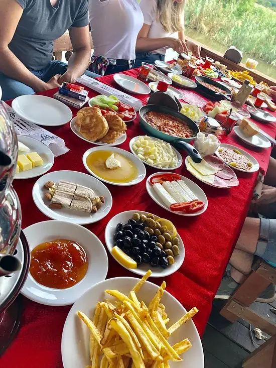 Kardeşler Aile Piknik Yeri'nin yemek ve ambiyans fotoğrafları 2