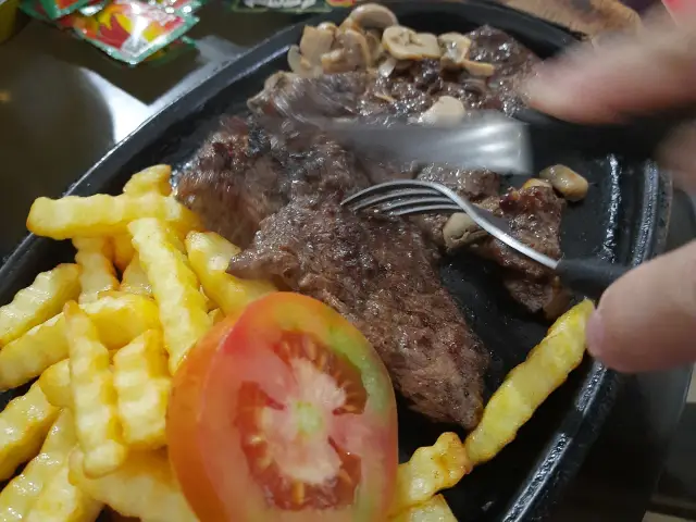 Gambar Makanan Warung Steak Pasadena 2