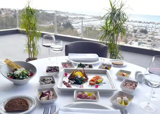 Ouzo Roof Restaurant'nin yemek ve ambiyans fotoğrafları 20