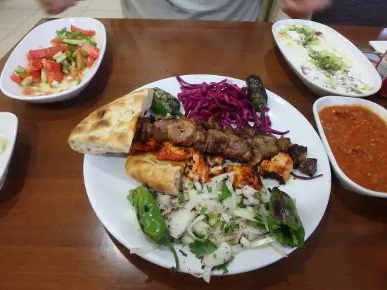 Köfteci sarı arif'nin yemek ve ambiyans fotoğrafları 1