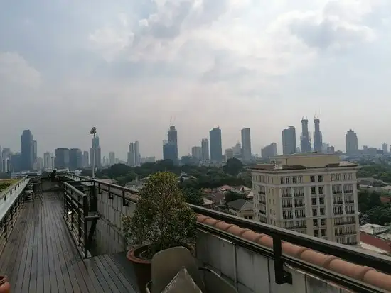 Gambar Makanan La Vue Rooftop Bar 15