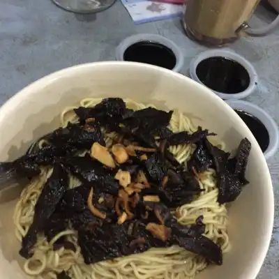 Tang Mee Kolok