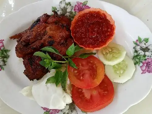 Warung Ayam Goreng & Bakar Mak itum klitren