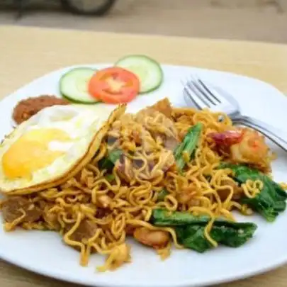 Gambar Makanan Warung Nasgor Mama Lela, Kubu Anyar 8