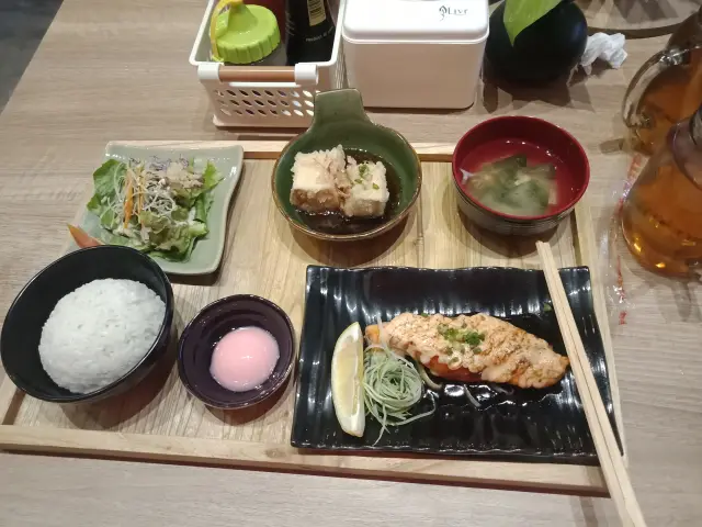 Gambar Makanan Japonika Sushi & Gozen 9