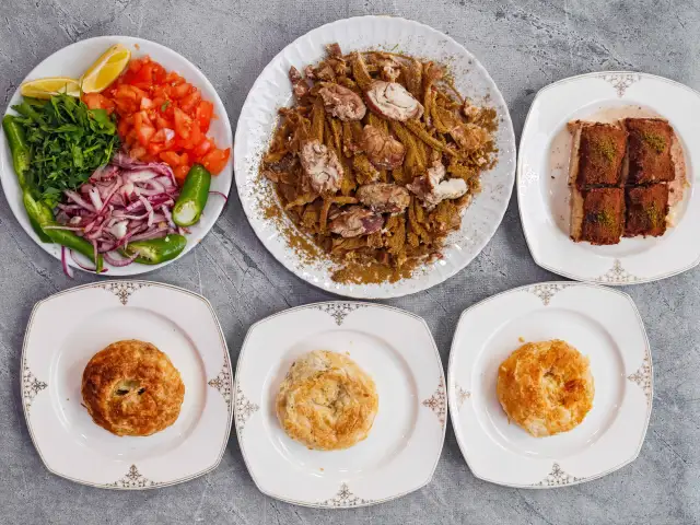Tam Tekmil İzmir Söğüş & Midye'nin yemek ve ambiyans fotoğrafları 1
