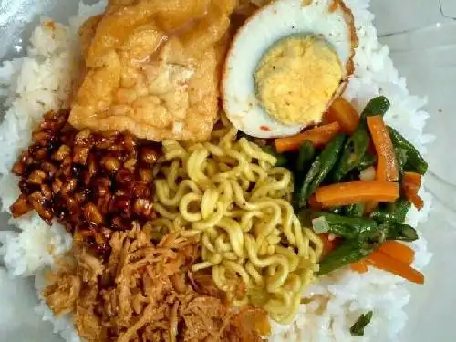 Nasi Campur Nenek Wawan