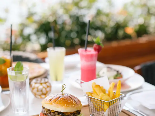Atrox Restaurant - Crowne Plaza Istanbul Florya'nin yemek ve ambiyans fotoğrafları 10