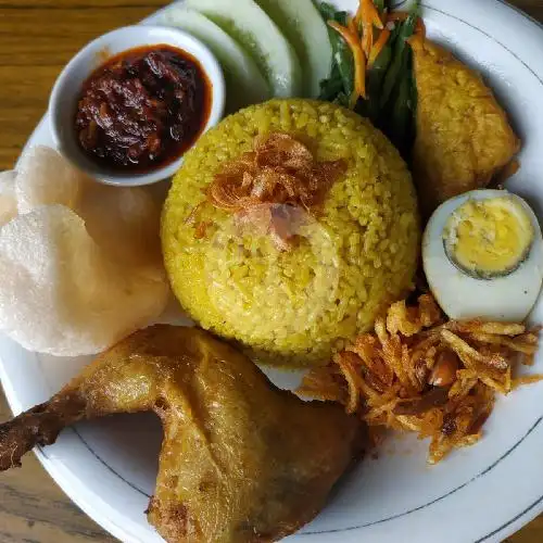 Gambar Makanan Nasi Kuning/Uduk, Bubur & Soto Iga Warung Santai, Pontianak Selatan 12