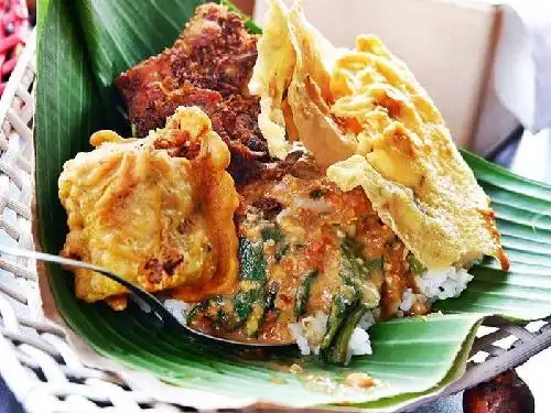 Pecel Pincuk Mbk Dian,Temas Batu