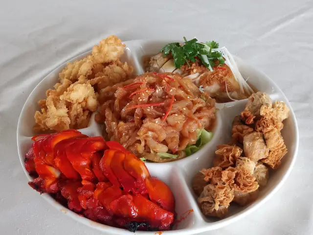 Gambar Makanan Grandia Oriental Kitchen - Grandia Hotel 2