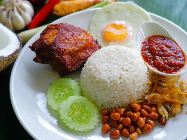 West Malaysia Nasi Lemak @ Restoran Hoo Yee Kee