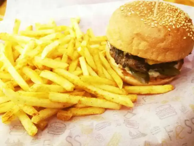 Fess Burger'nin yemek ve ambiyans fotoğrafları 37