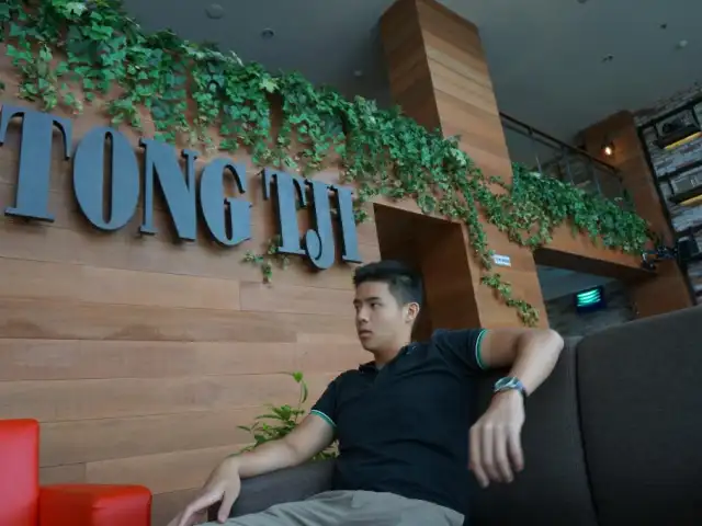 Gambar Makanan Tong Tji Cafe Lobby Hotel Hom Semarang 2