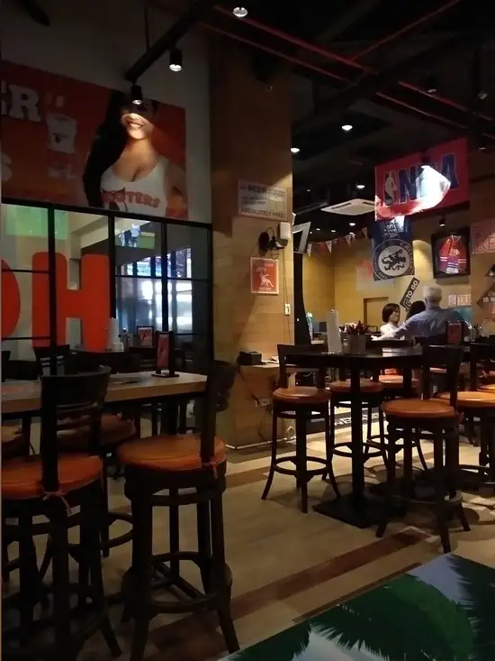 Gambar Makanan Hooters Jakarta 20