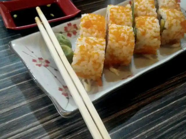 Dimsum vs. Sushi Food Photo 2