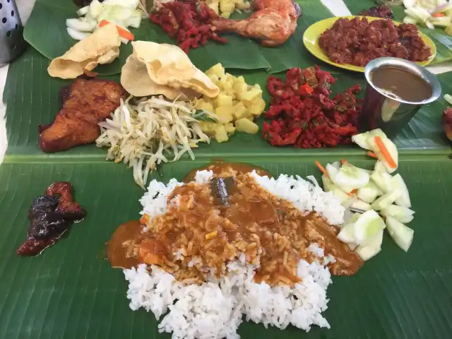 Raj's Banana Leaf Food Photo 15