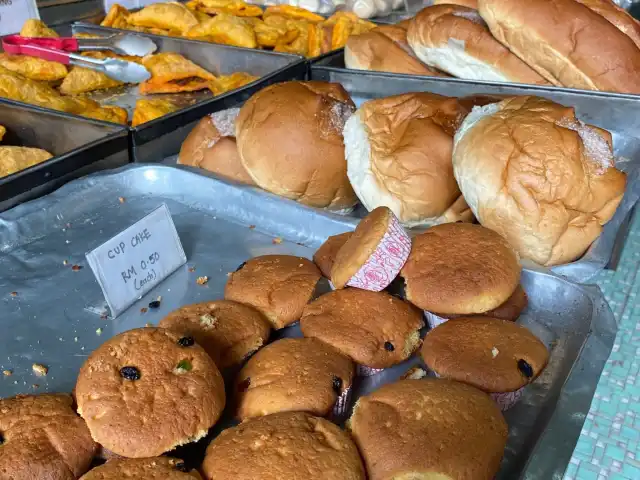 Salahuddin Bakery Food Photo 16