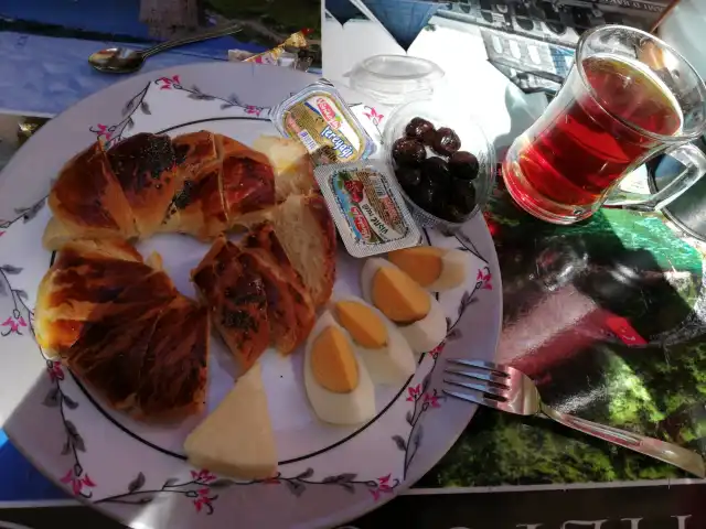 OMİS UNLU MAMÜLLER'nin yemek ve ambiyans fotoğrafları 5