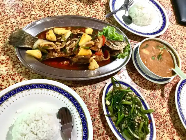 BJ Tomyam & Seafood