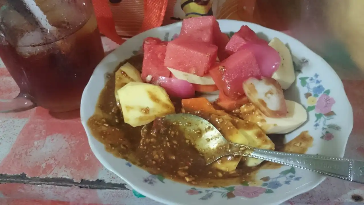 Warung Pencok Buah Hajah Marwah