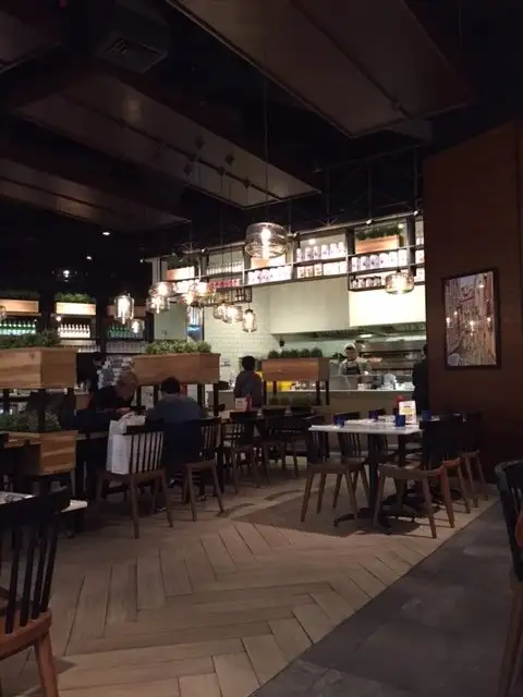 Gambar Makanan Pizza Express at Lotte Shopping Avenue 16