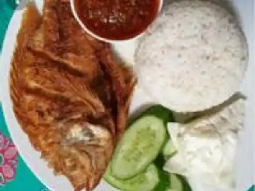 Aneka Ikan Goreng Cak Cholid