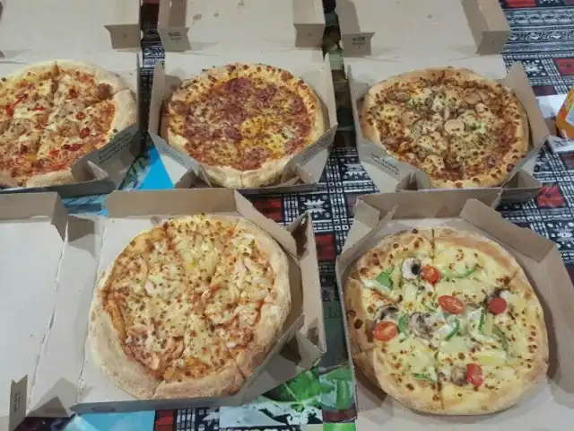 Domino's Pizza Food Photo 11