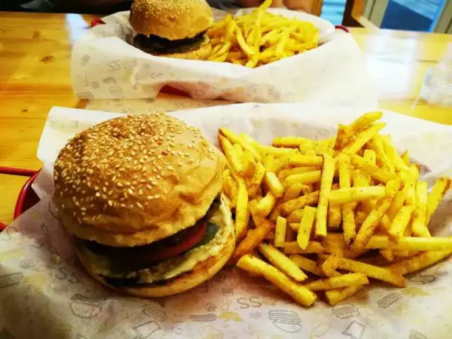 Fess Burger'nin yemek ve ambiyans fotoğrafları 45