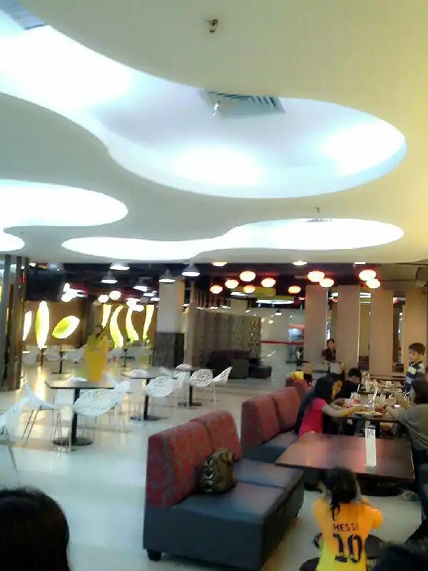 Gambar Makanan Food Court Mal SKA 7