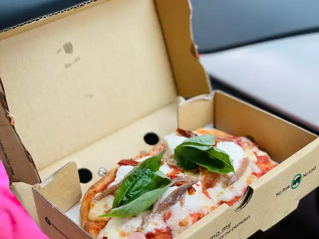 Pizza Roma Food Photo 2
