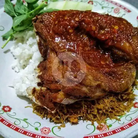 Gambar Makanan nasi bebek ayam PLN PUSAT, jln sunan ngampel 2