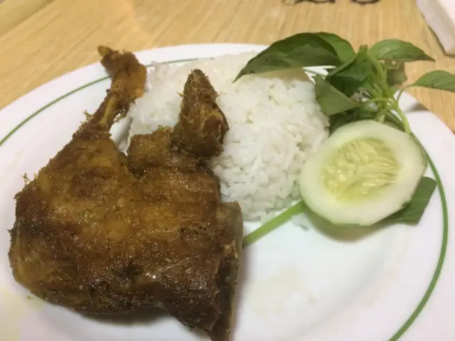 Gambar Makanan Palupi Bebek Goreng 11