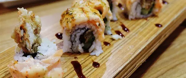 Gambar Makanan Sushi Boat 4
