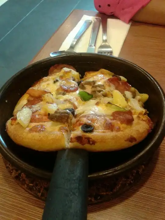 Pizza Hut Food Photo 9