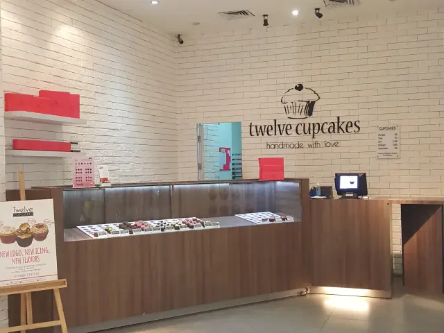 Gambar Makanan Twelve Cupcakes 6